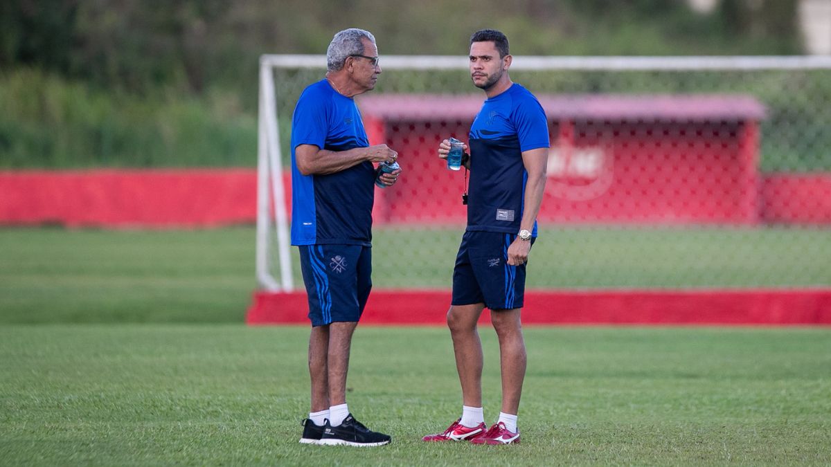 Técnico do Náutico confirma Auremir titular e Jean Carlos como o novo camisa 10
