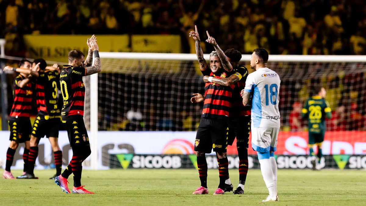 Com dois gols de Diego Hernández, Sport vence o Londrina na Ilha e dorme no G-6 da Série B 1 Sport x Londrina, pela Série B, na Ilha do Retiro - Na foto Diego Hernandez