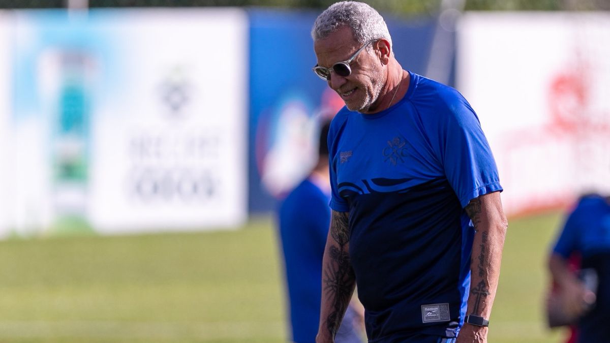 Náutico perde peças defensivas para duelo contra o Ceará pela Série B 1 Hélio dos Anjos, técnico do Náutico