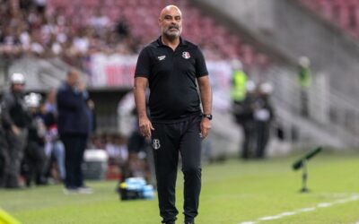 Técnico lamenta saída de Vitinho e desfalque de Favela, mas garante Santa Cruz pronto para suprir ausências