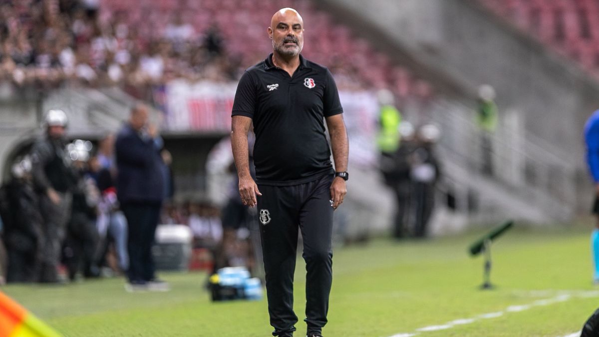 Cristian de Souza, técnico do Santa Cruz