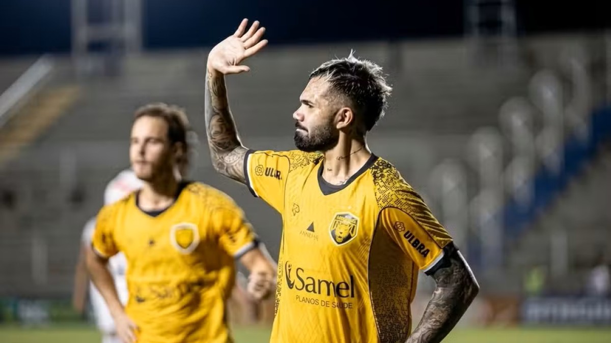 Sondado pelo Fortaleza, atacante uruguaio artilheiro da Série C rescinde com o Amazonas 1 Nico Schiappacasse, sondado pelo Fortaleza, rescinde com o Amazonas