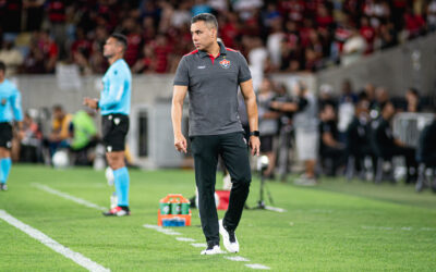Jair Ventura lamenta derrota do Vitória para o Flamengo, mas reforça postura competitiva: “Nenhum jogo é descartável”