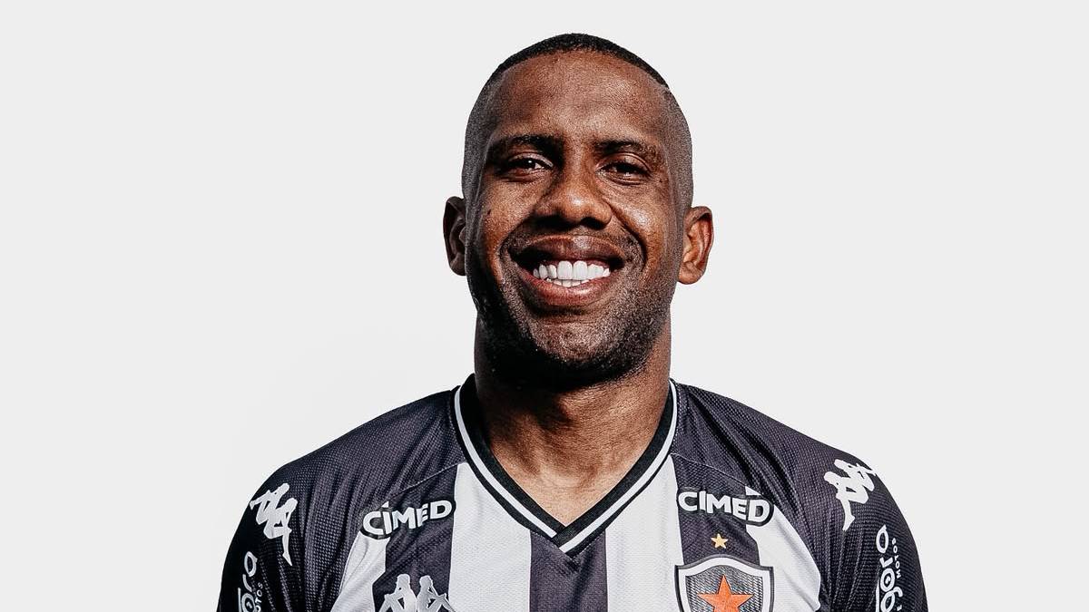 Botafogo-PB acerta empréstimo de Jonas Toró para sequência da temporada