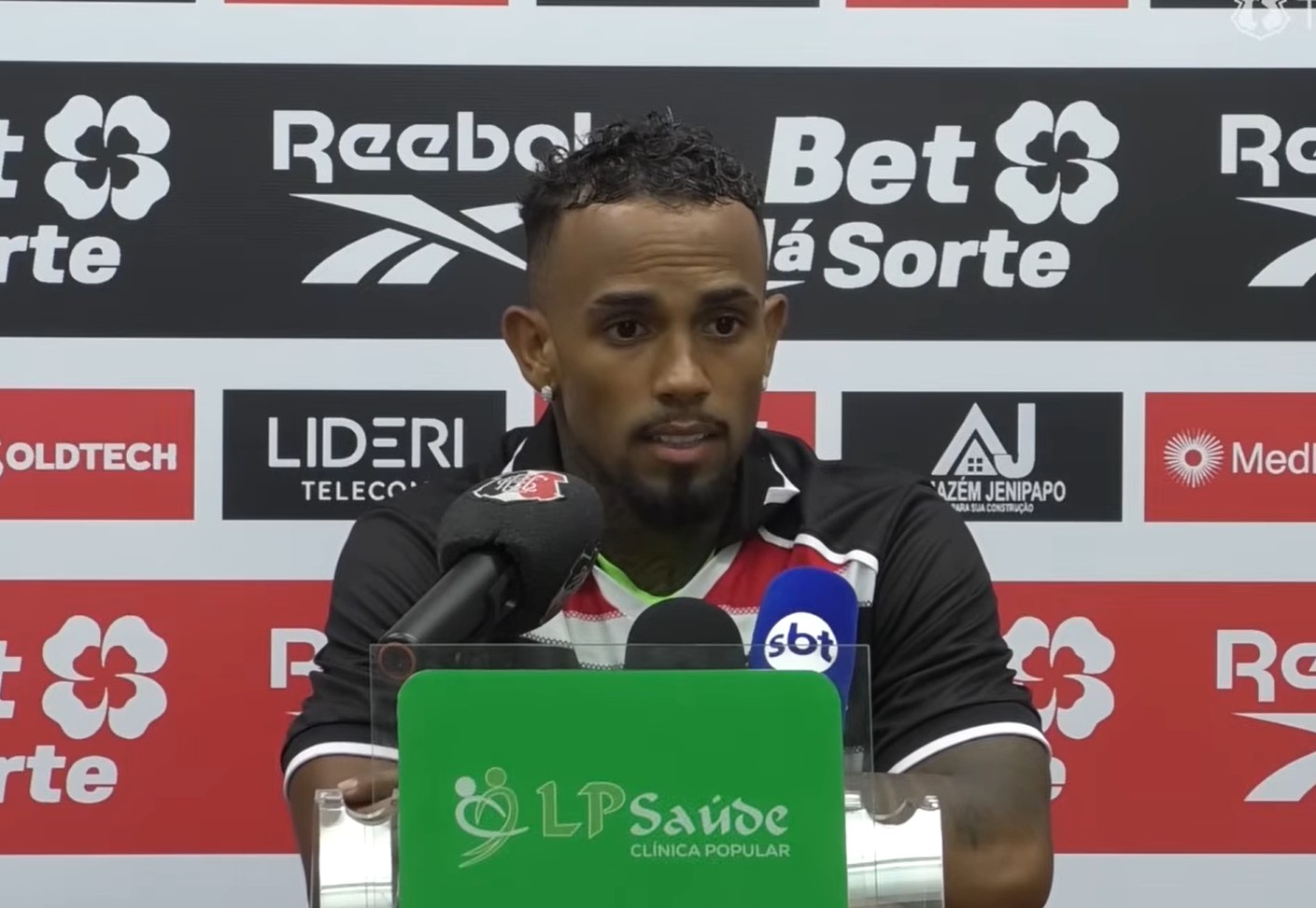 Novo reforço do Santa Cruz, Cassiano cita preferência por posição no ataque e se coloca à disposição para estrear na Série C