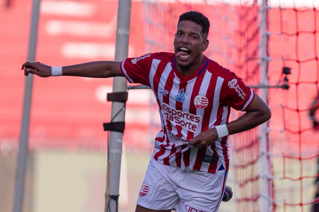 Técnico do Náutico elogia momento de Kauã Maranhão e diz que atleta despertou interesse no mercado
