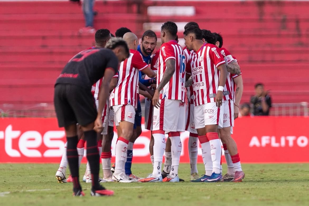 Náutico fica no empate com o Atlético-GO nos Aflitos e permanece próximo do Z-4 da Série B