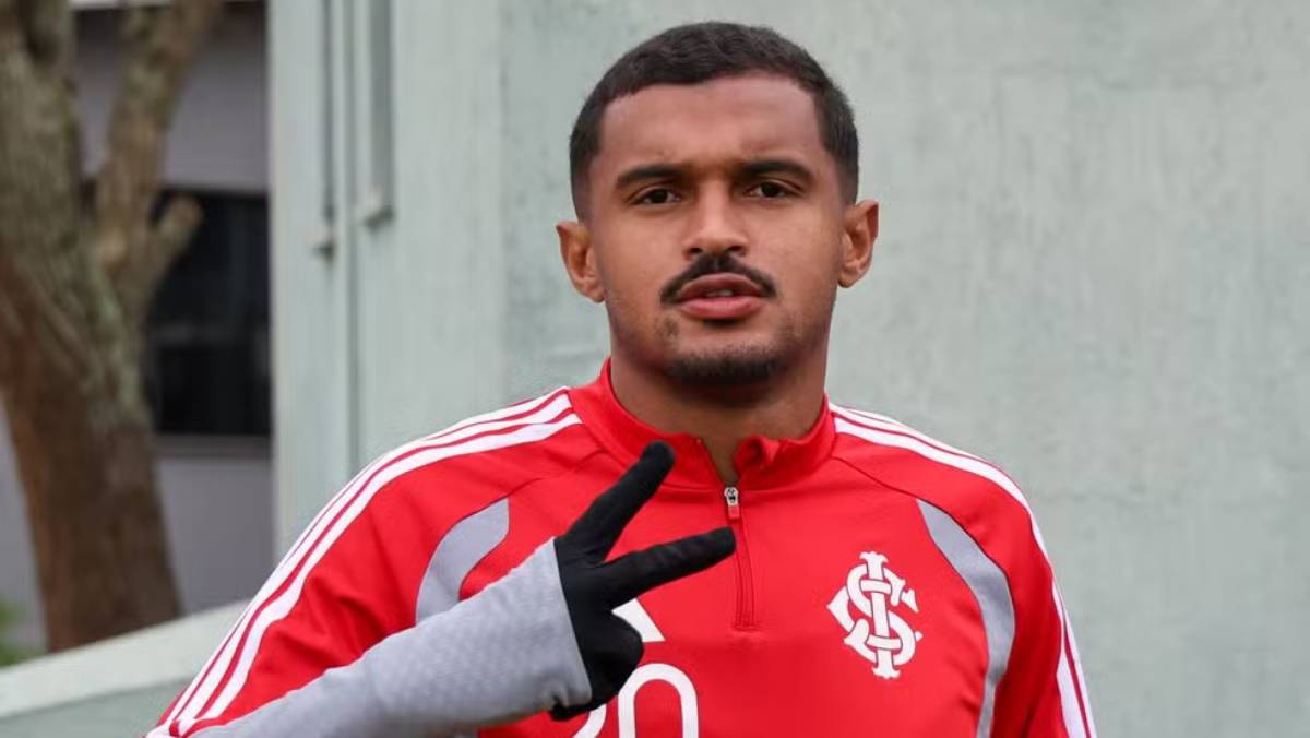 Sport mantém Clayton Sampaio, do Internacional, no radar para a sequência da Série B