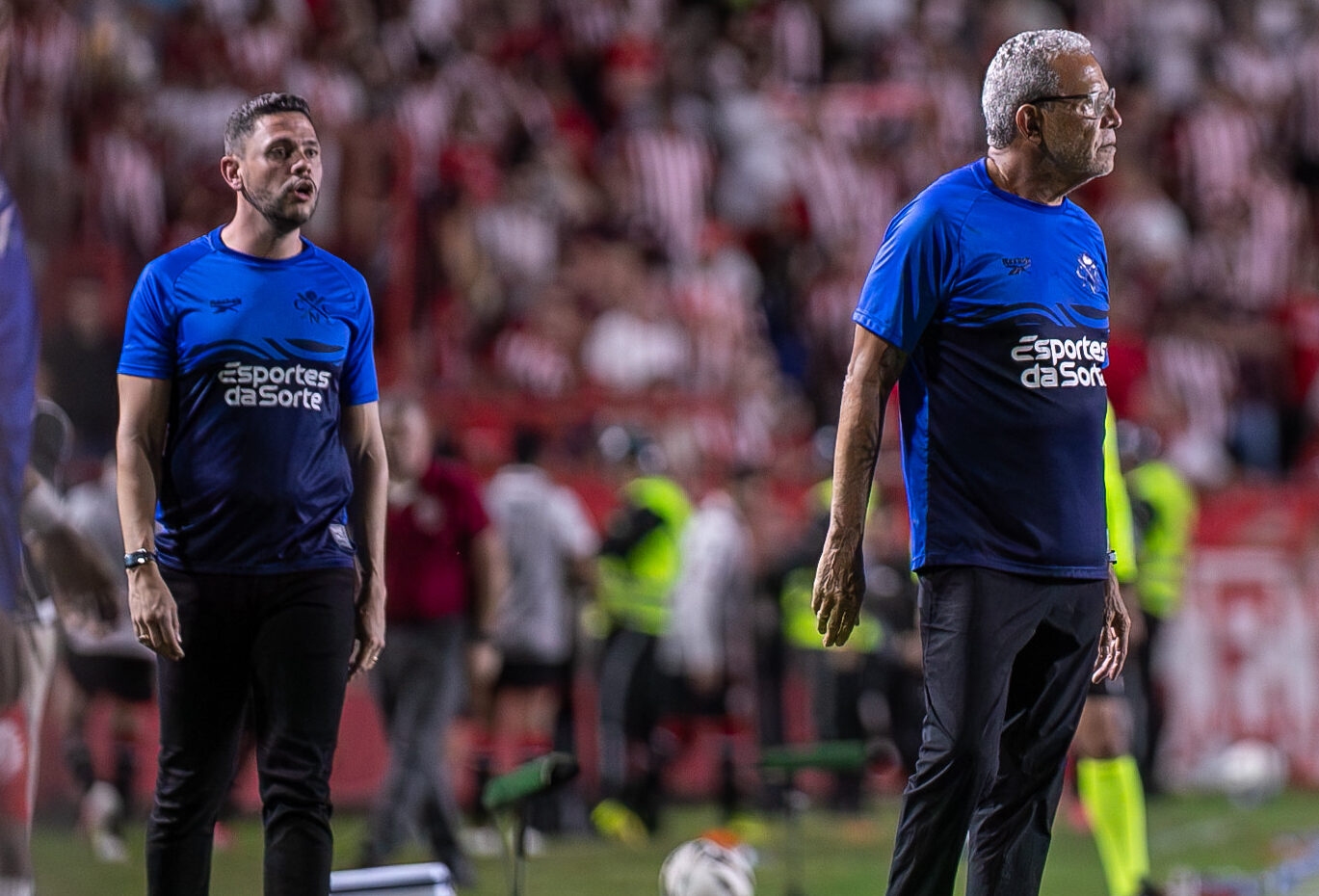 Às vésperas do Clássico, Hélio e Guilherme dos Anjos deixam o comando técnico do Náutico