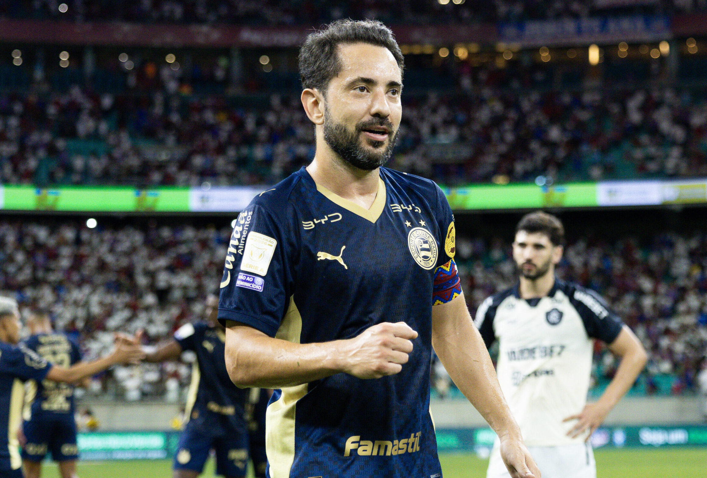 Everton Ribeiro se torna o 4º jogador mais velho a jogar pelo Bahia e Rogério Ceni exalta meia: "Ainda tem espírito de garoto" 2 Everton Ribeiro fez seu retorno ao time do Bahia nesta segunda-feira (14) - Foto: Catarina Brandão/EC Bahia