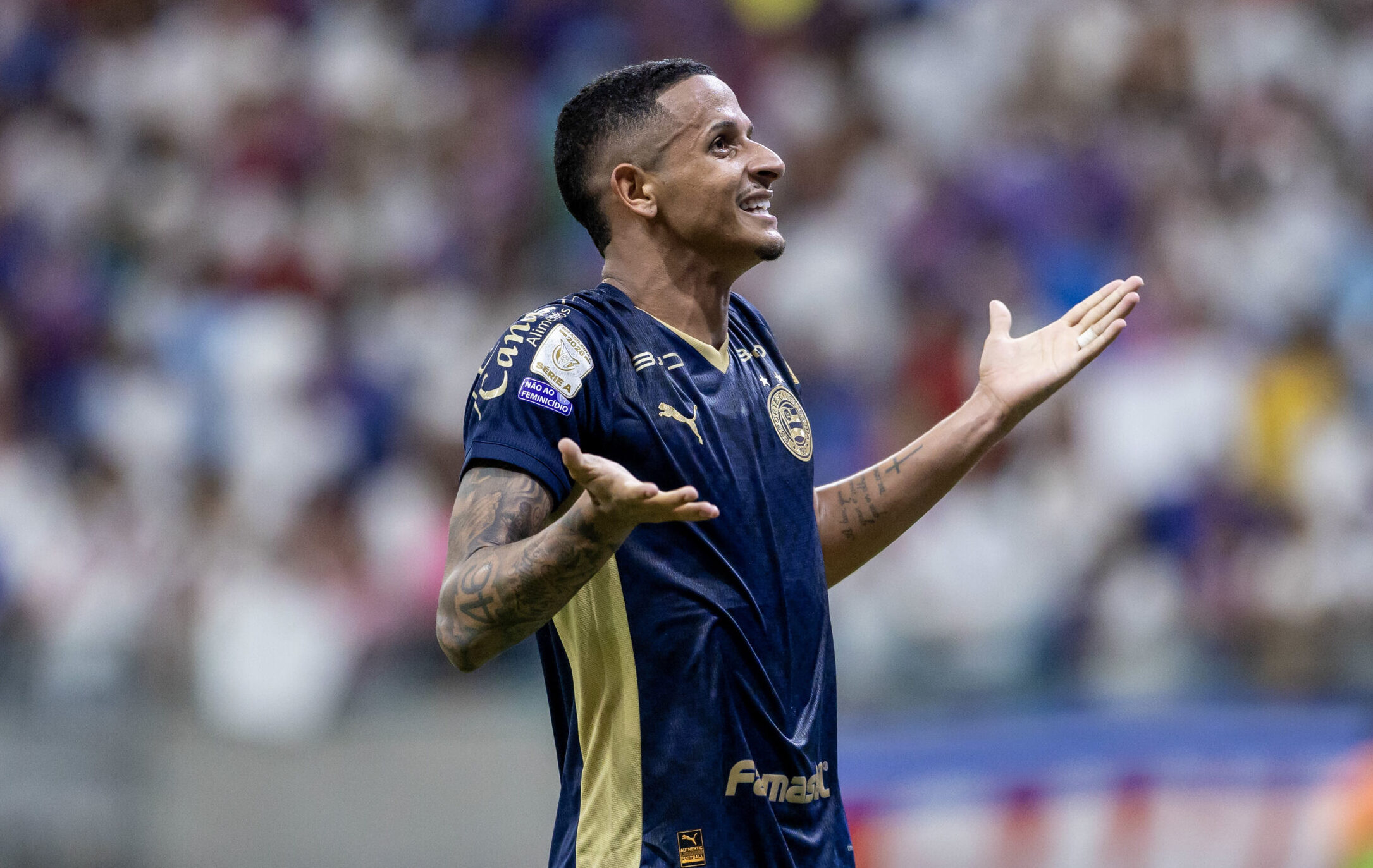 Luciano Juba chega a 10 gols pelo Bahia em 2026 e iguala sua segunda temporada mais artilheira da carreira 1 Luciano Juba, lateral do Bahia - Foto: Catarina Brandão/EC Bahia