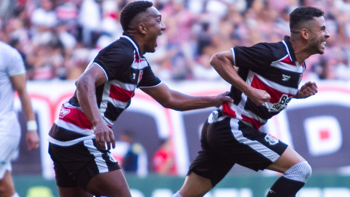 Com golaço e Arena lotada, Santa Cruz vence o Floresta e coloca um pé na Série B 2027
