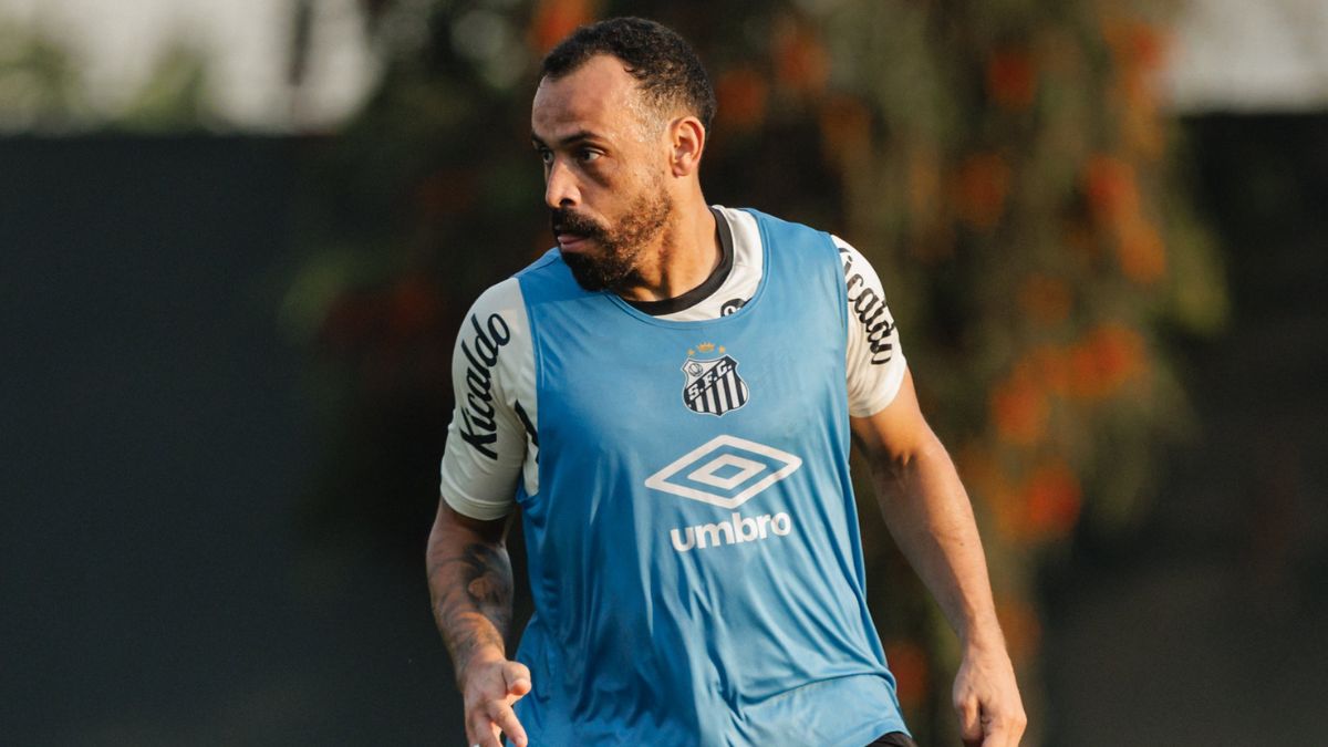 Sport e Fortaleza tentam a contratação de Moisés, do Santos, mas negociações não avançam