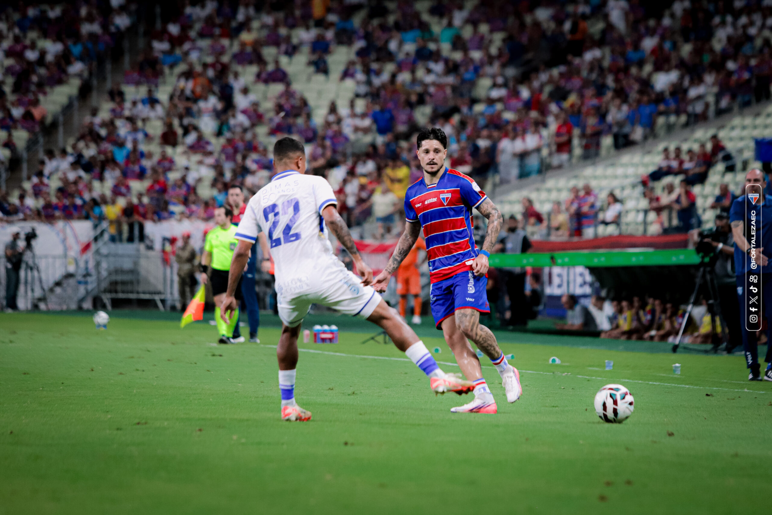 Mailton marca golaço, Fortaleza vence o Avaí e encosta no G-2 da Série B 1 Fortaleza - Avaí - Lucas Crispim
