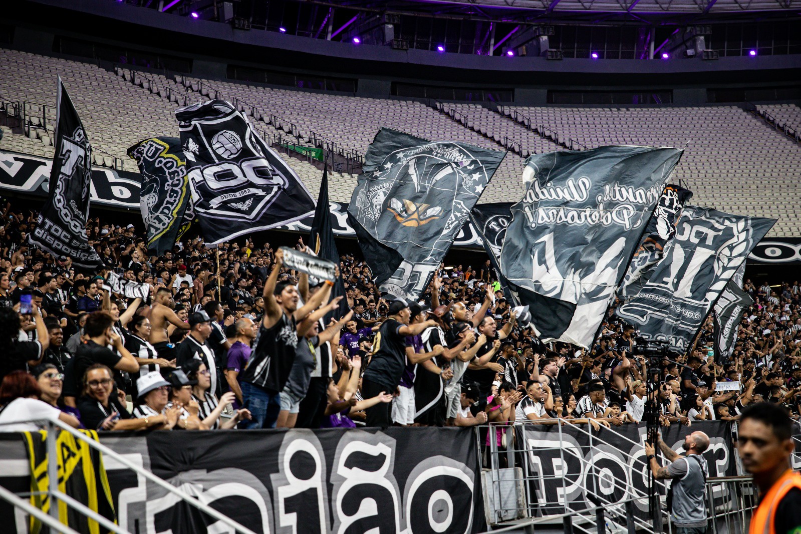 Ceará inicia venda de ingressos para clássico contra o Fortaleza 1 Ceará - Torcida - Arena Castelão