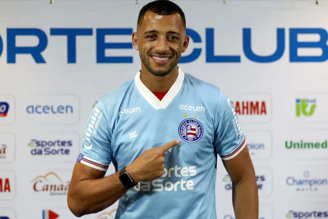 Bahia prepara ação na CNRD para cobrar dívida de quase R$ 600 mil do Atlético-MG 1 Victor Hugo com a camisa do Bahia - Foto: Felipe Oliveira/EC Bahia