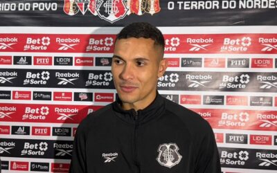 Artilheiro do Santa Cruz, Matheus Vinicius comemora momento e reforça importância do apoio da torcida na busca pelo acesso